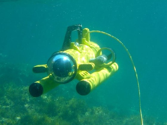 VIDEO-Testing-of-Subsea-Techs-Observer-Mini-ROV_(2)